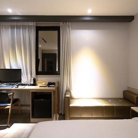 Hound Hotel Seomyeon-Beomcheon Busan Extérieur photo