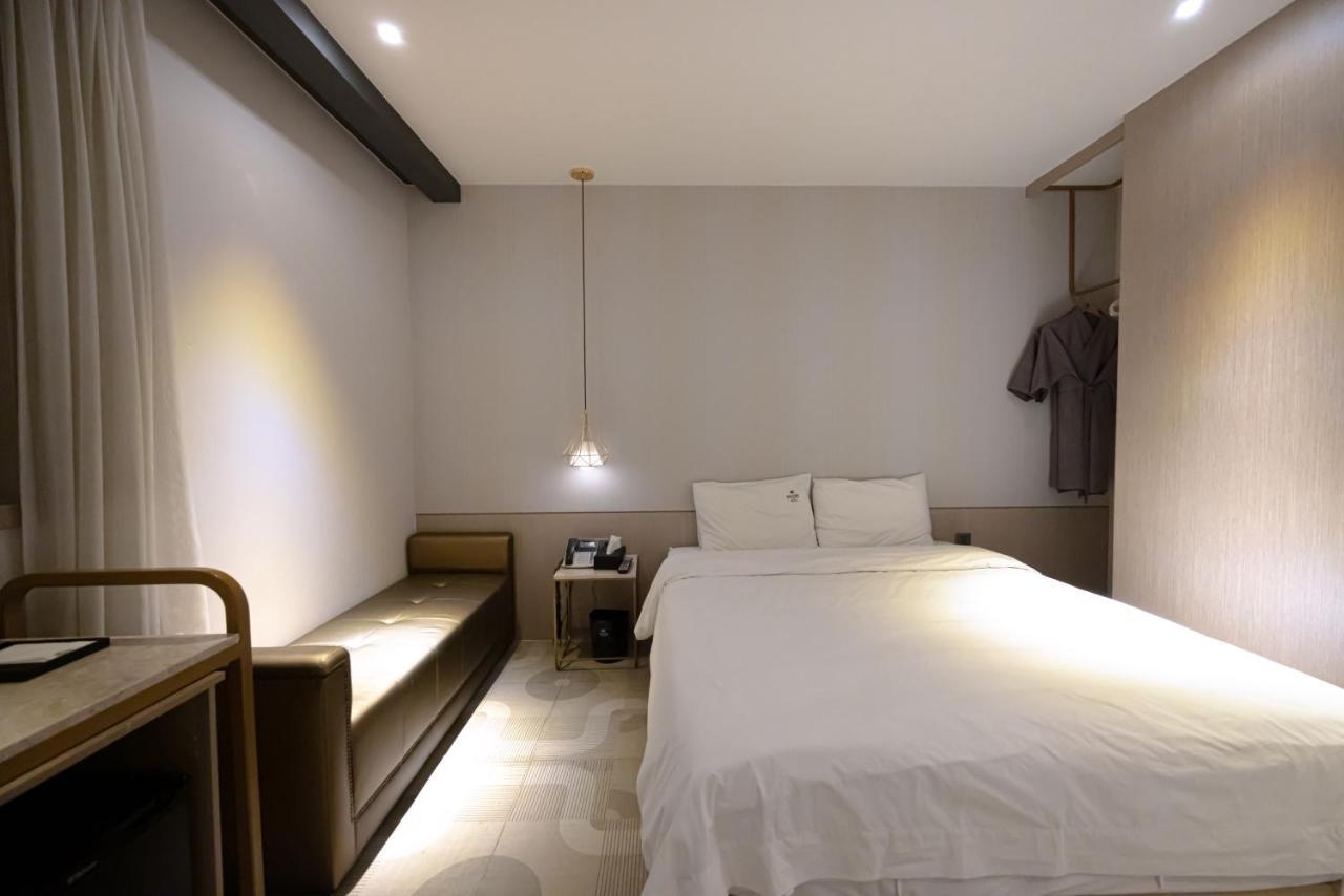 Hound Hotel Seomyeon-Beomcheon Busan Extérieur photo