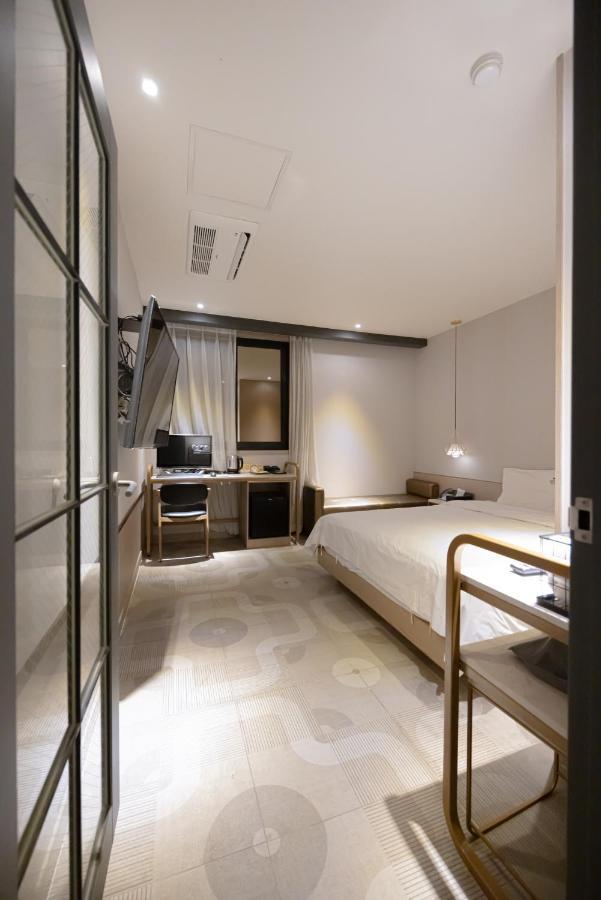Hound Hotel Seomyeon-Beomcheon Busan Extérieur photo