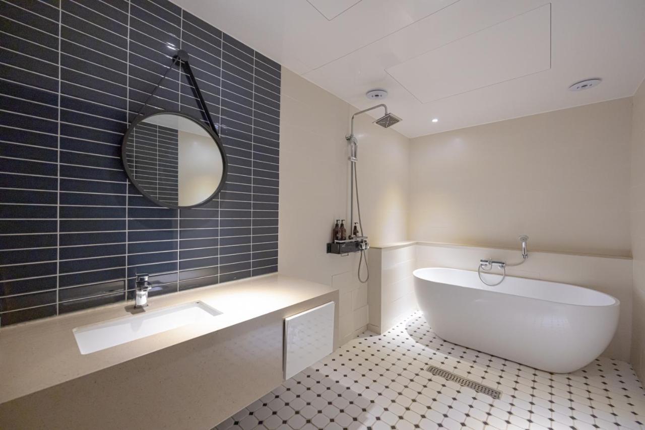 Hound Hotel Seomyeon-Beomcheon Busan Extérieur photo