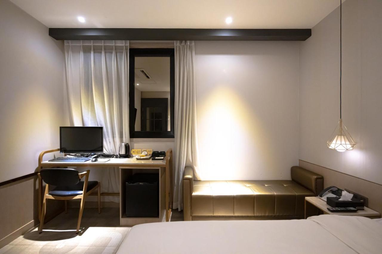 Hound Hotel Seomyeon-Beomcheon Busan Extérieur photo